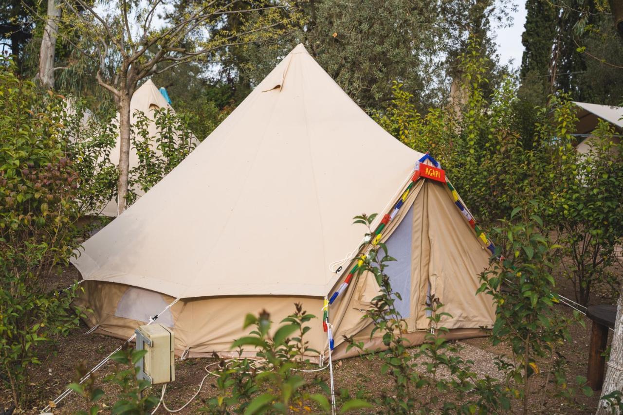 Hotel Nisi Glamping Paralía Rachon Exterior foto